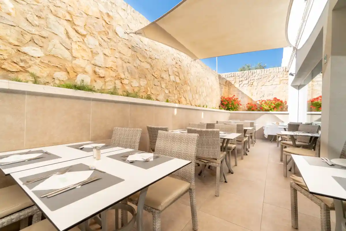 Restaurantterrasse Tropicana Hotel