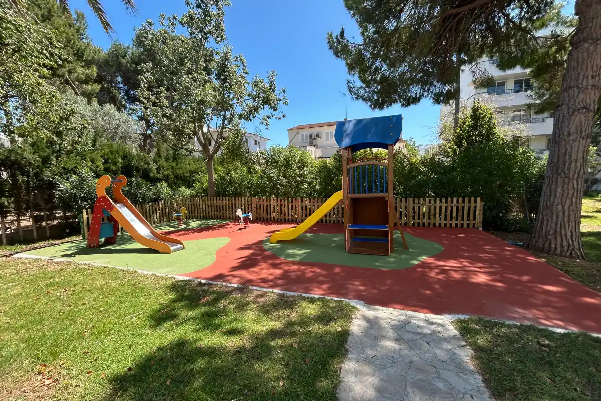 Schaukeln für den Spielplatz Tropicana Hotel