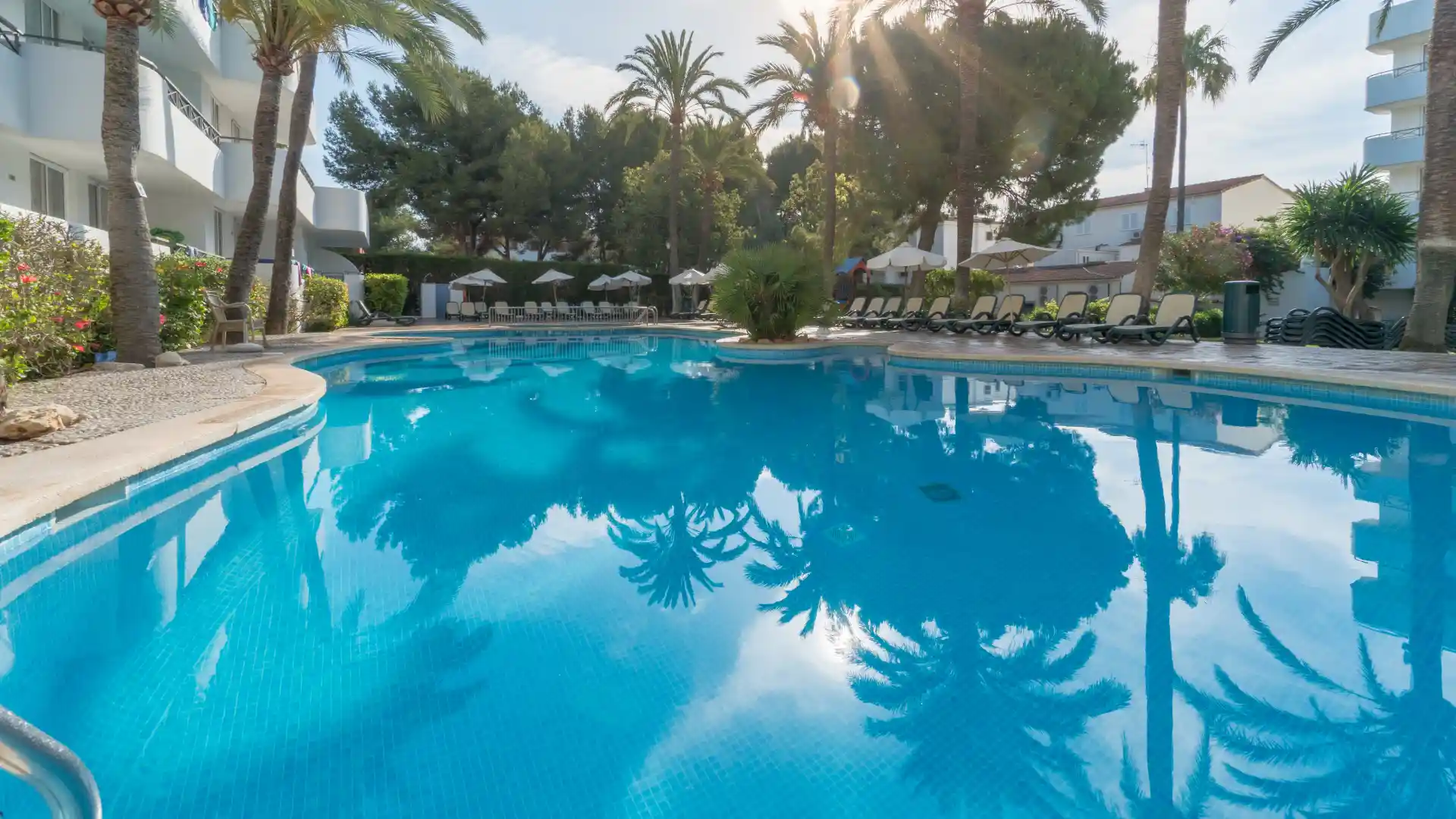piscina tropicana hotel